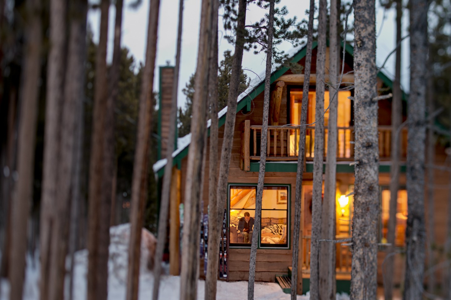 Quiet and cosy at night in the cabin